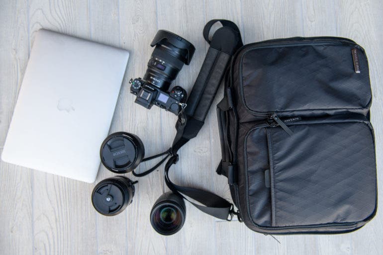 Tại sao bạn thực sự cần một túi đựng máy ảnh chuyên dụng?