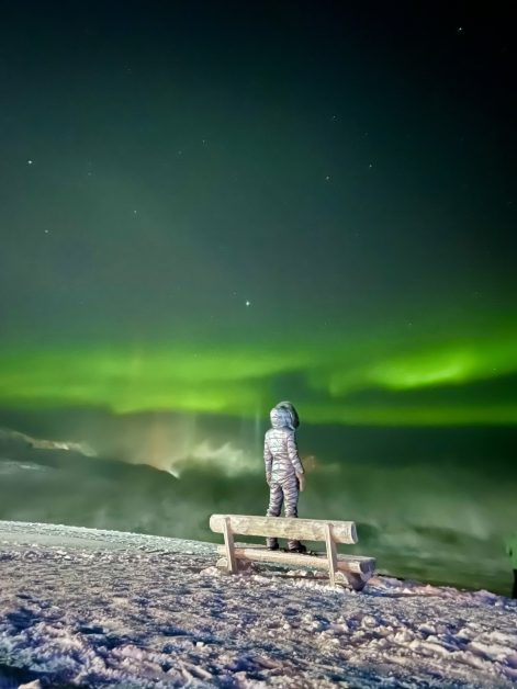 Giải nhất Ảnh Du lịch - 'Magic of Aurora Borealis' - Tác giả Tatiana Merzlyakova (Russia). Chụp bằng iPhone 12 Pro Max