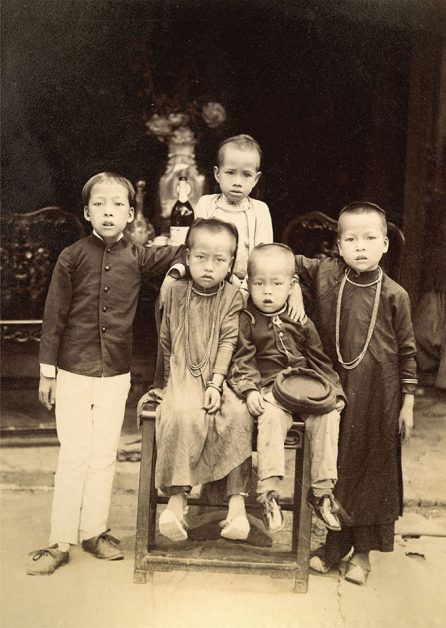 Con người Việt Nam cách đây 100 năm