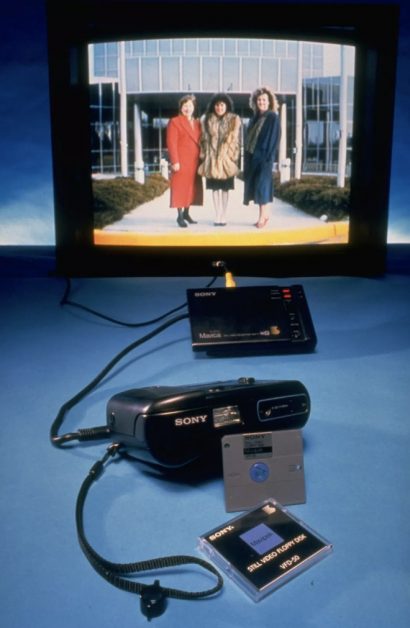 Hệ thống Sony Mavica camera